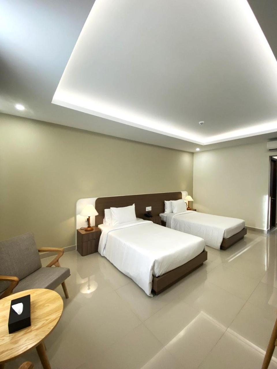 The Hub Hotel - Airport Ho Chi Minh City Exterior photo